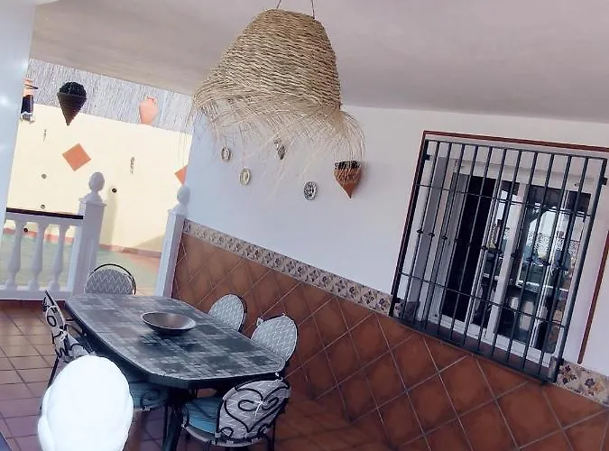 Maria Gomez Villa *